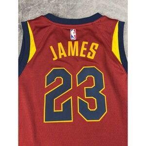 LeBron James Cleveland Cavaliers Nike Icon Edition Swingman Jersey Youth L NBA